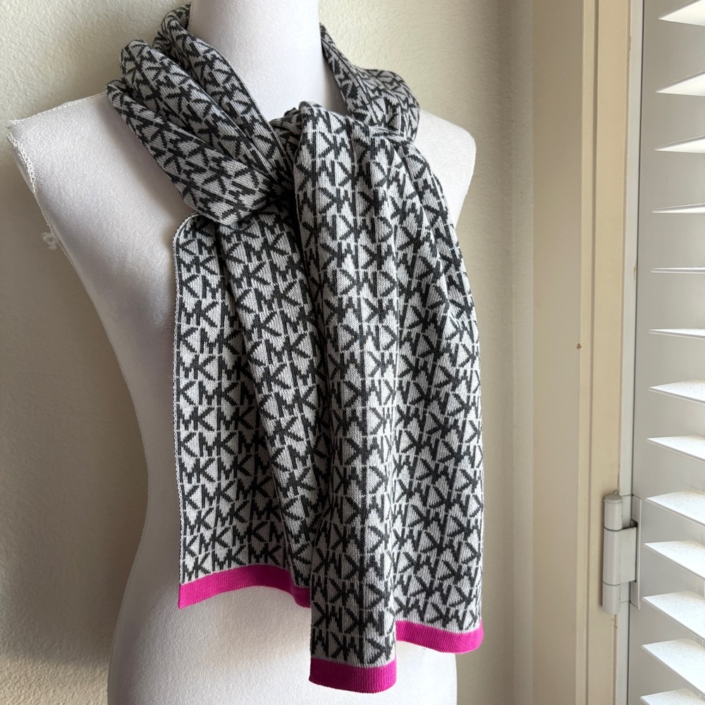 Michael Kors Signature Logo Print Knit Scarf in Derby Grey/Hot Pink